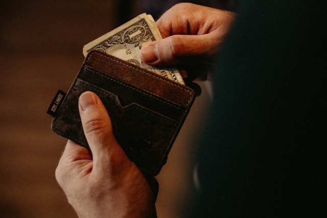 How Residents in Lathrop Handle Unexpected Bills